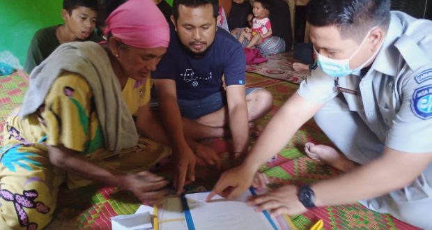 Keluarga korban mahasiswa yang meninggal akibat lakalantas dapat santunan kecelakaan dari Jasa Raharja Solok